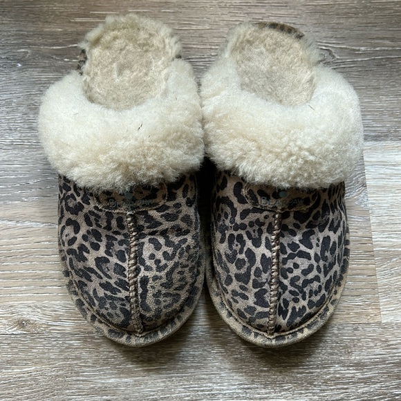 BearPaw Shoes - bearpaws cheetah print slippers